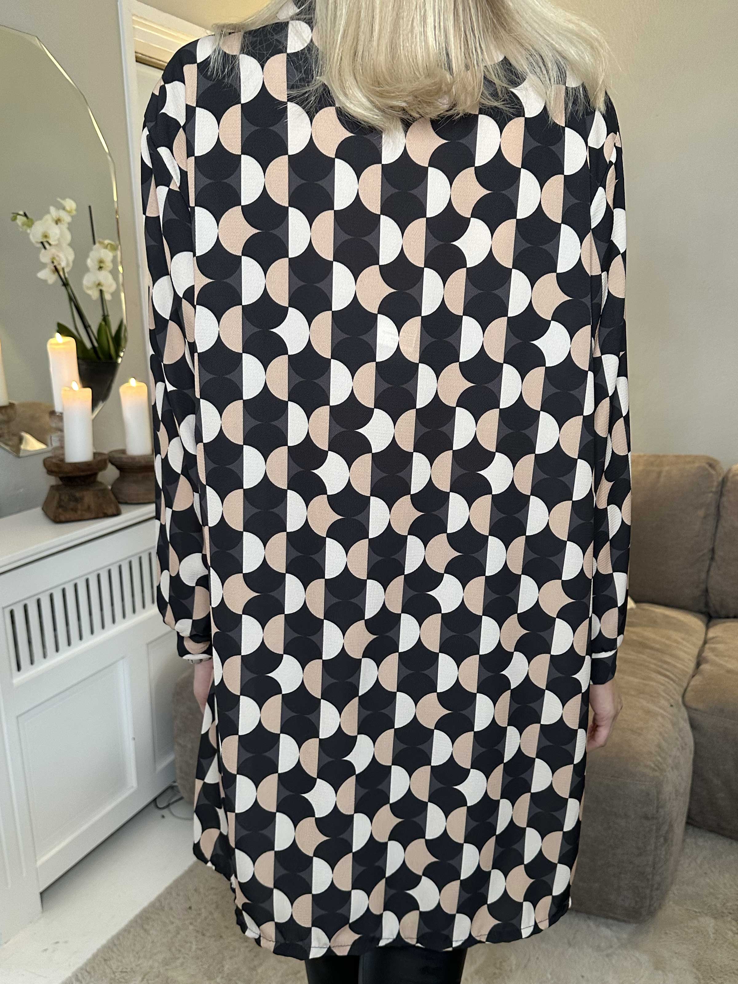 Abigail Pattern - Mönstrad skjortklänning - Black